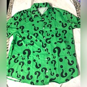 Green shirt with question mark